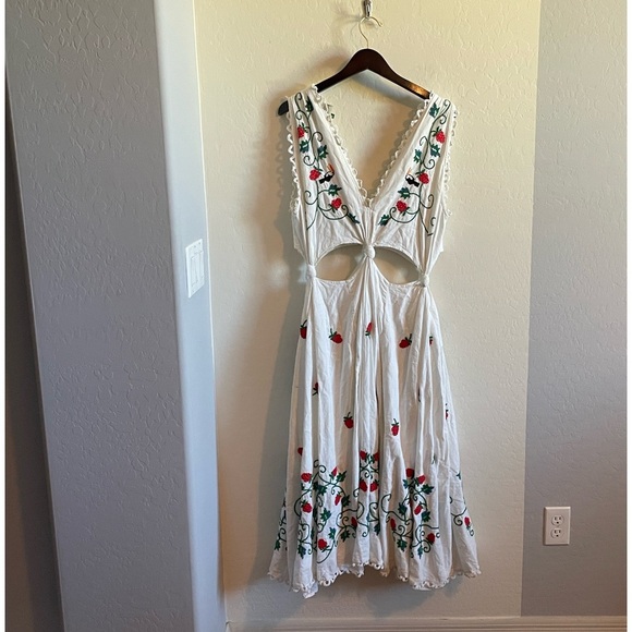 FARM Rio Cross Stitch Toucan Embroidered Dress - Picture 5 of 7